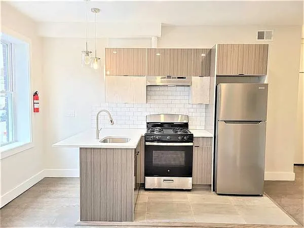 173 Godwin Ave — Photo 3