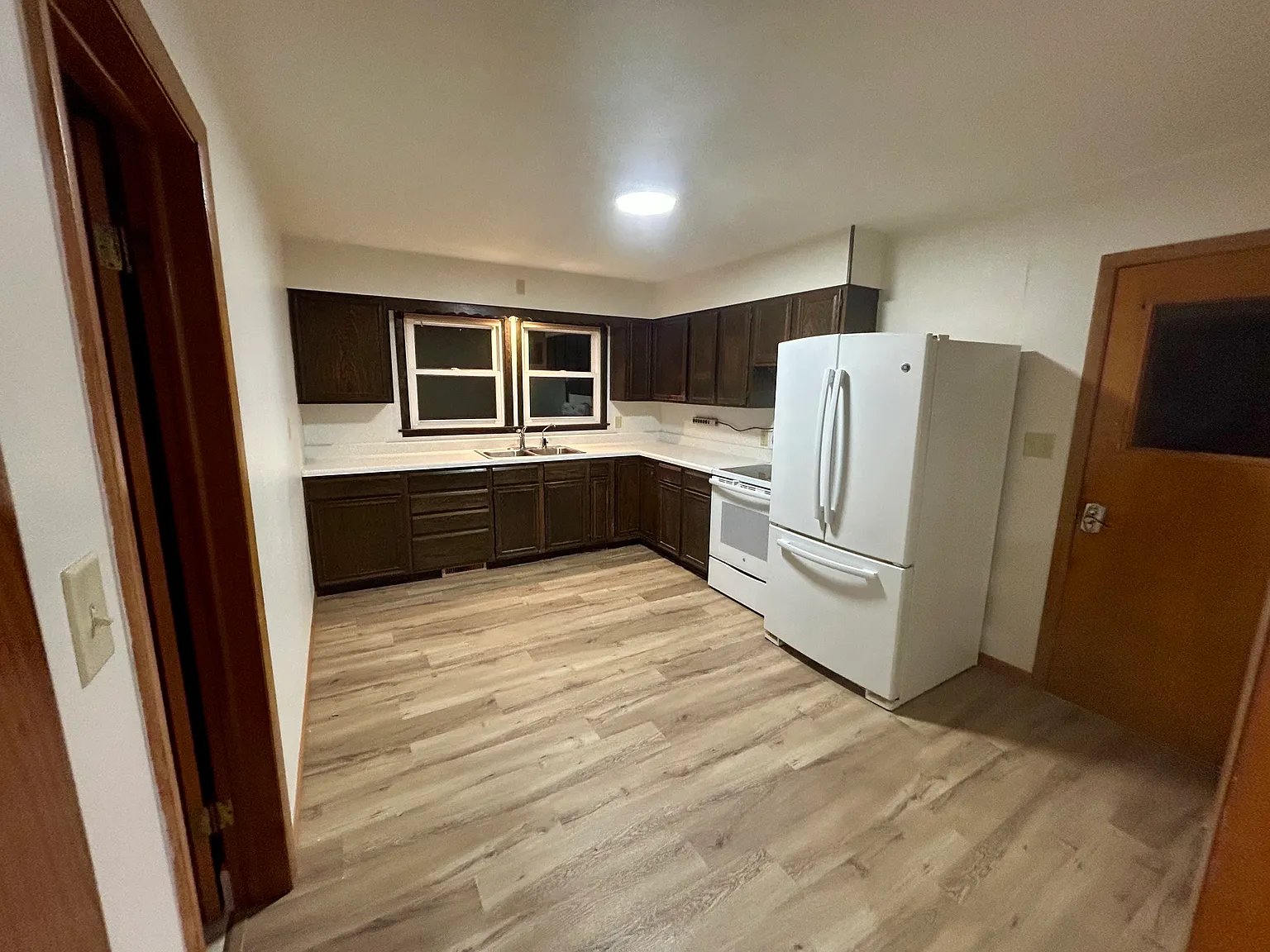 2 bed, $1,050 — Photo 2