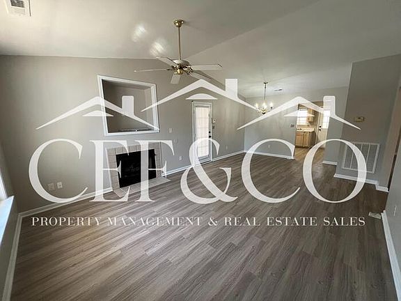 3rd image of 828 W Emerald Springs Dr