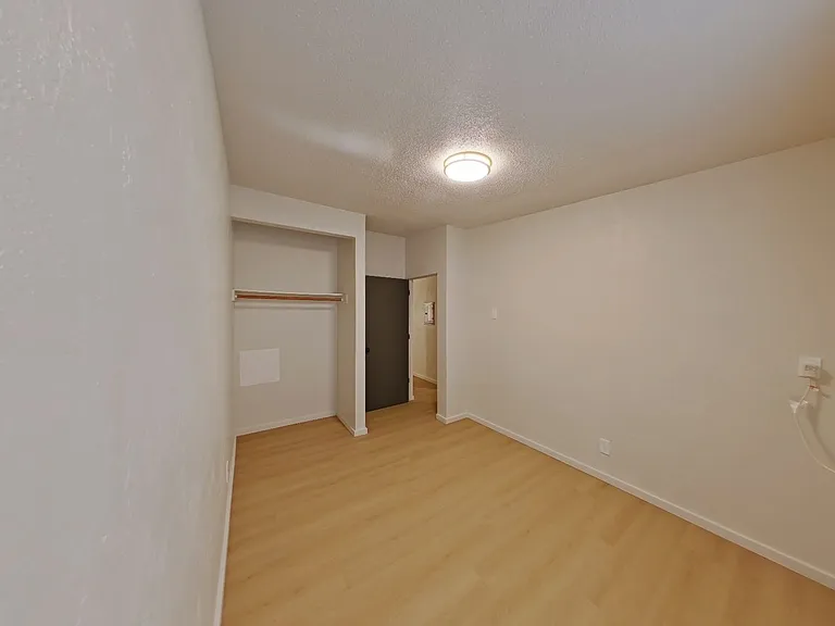 University Manor - Newly Renovated Units just a short walk from Campus! — Photo 35