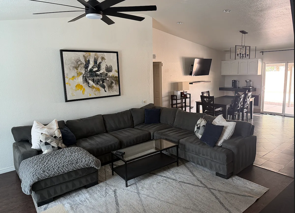 Building Photo - 112 E San Pedro Ct