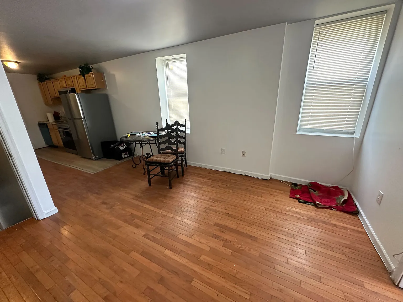 3 bed, $600 — Photo 1