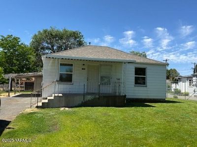 1306 S 10th Ave, Yakima, WA, 98902