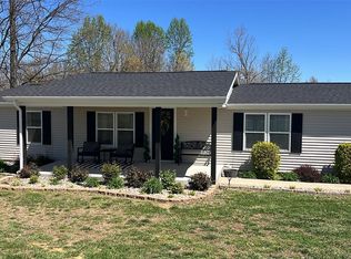665 Gishton Rd, Central City, KY 42330