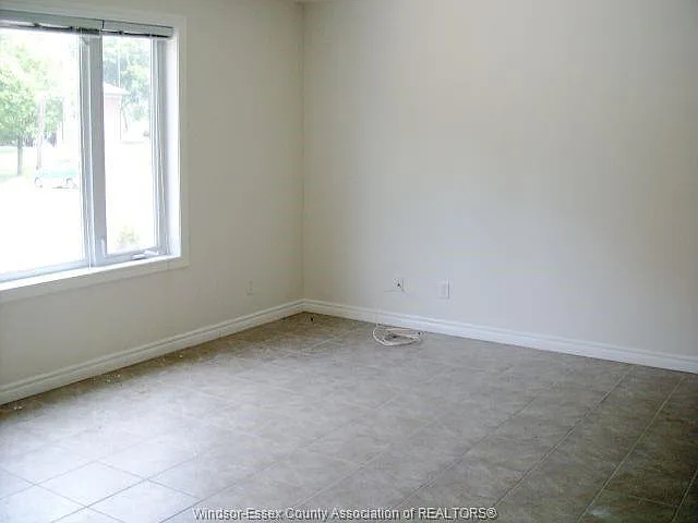 675 Chippawa St #1 — Photo 6