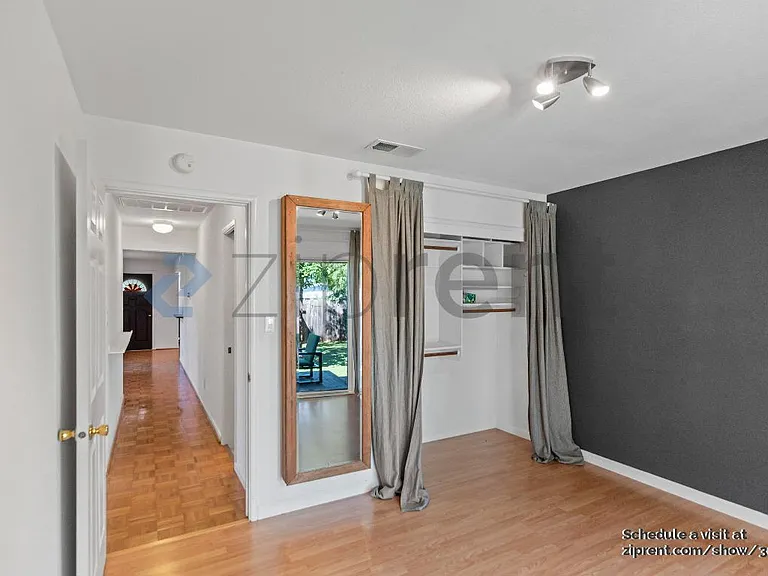 1038 Colton Ave — Photo 22