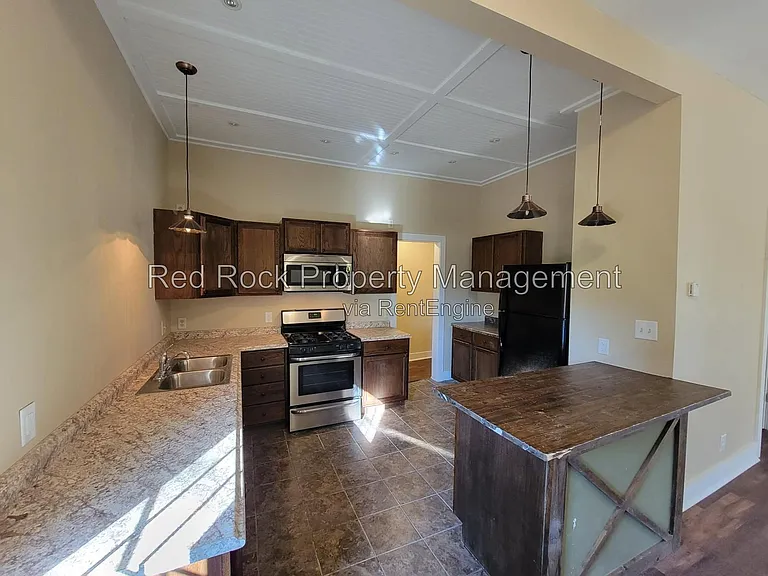 400 Milwaukee St — Photo 8