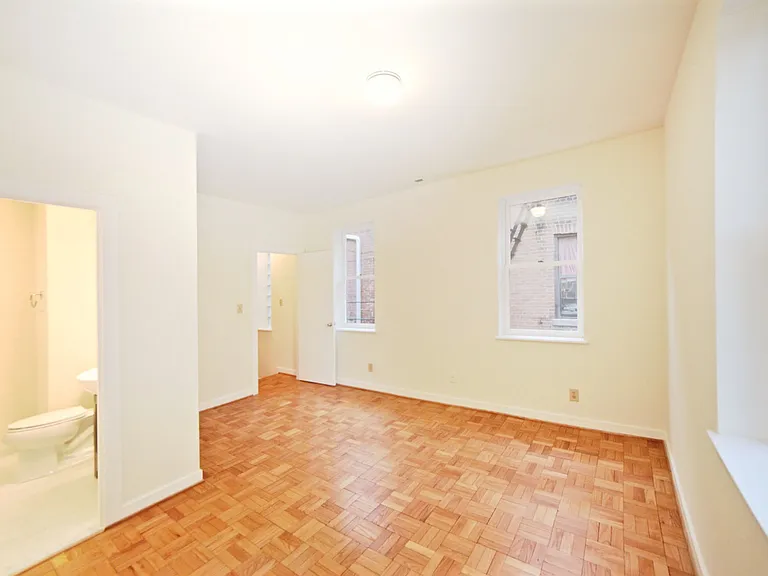 1221 N Street, NW — Photo 2
