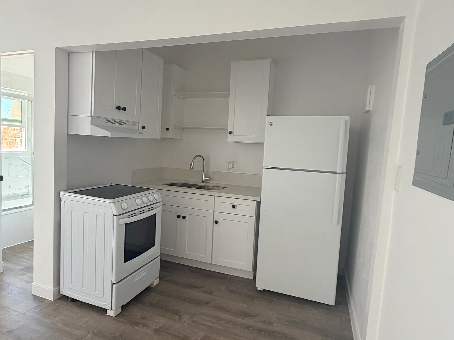 Studio, $1,395 — Photo 2