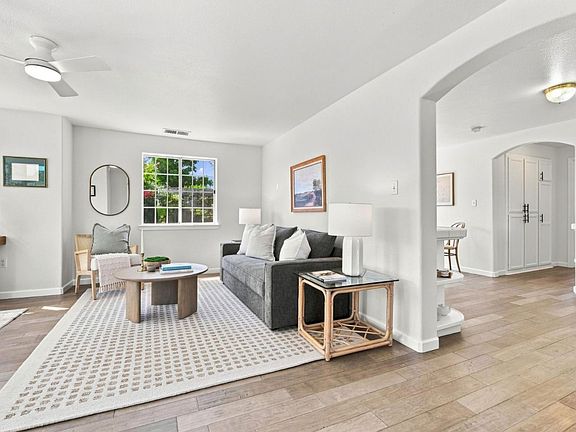 5th image of 703 Seaside St