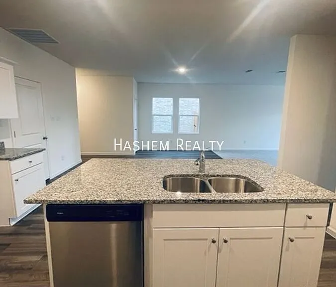 1707 Chapel Hill Rd — Photo 2