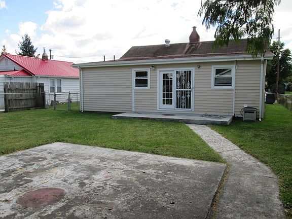 3rd image of 2328 Maxwell Ave