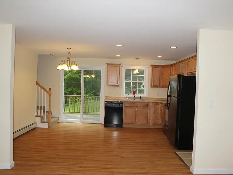 767 1st Crown Point Rd — Photo 6