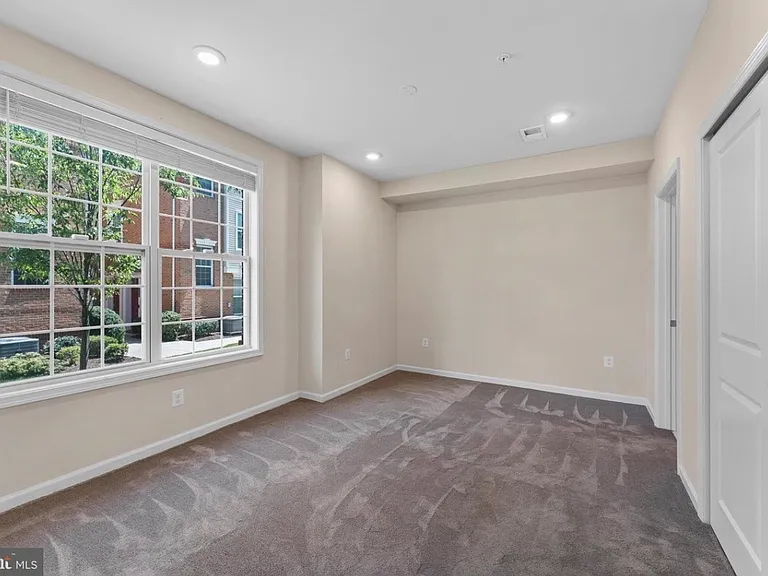23255 Milltown Knoll Sq #111 — Photo 10