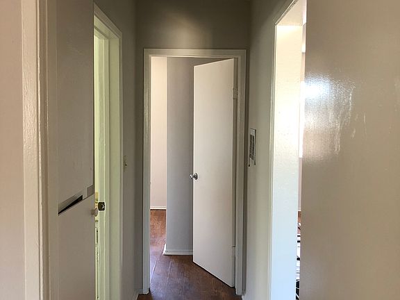 5th image of 2218 N Lincoln Park Ave