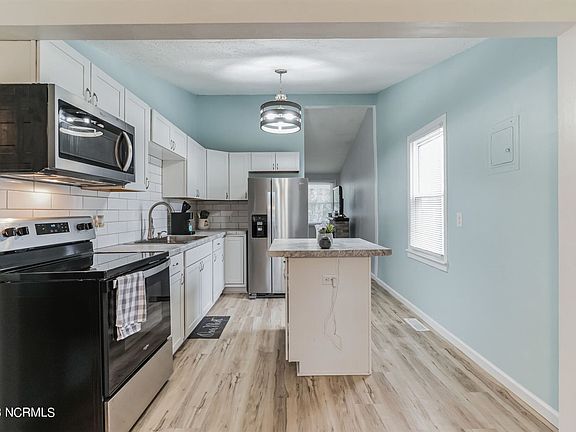 5th image of 2417 Louisiana Ave