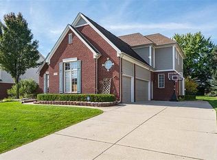 1139 Krista Ln, Rochester, MI 48307