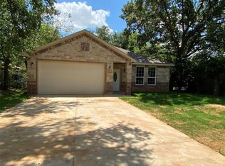 225 Monroe St, Cleburne, TX 76033