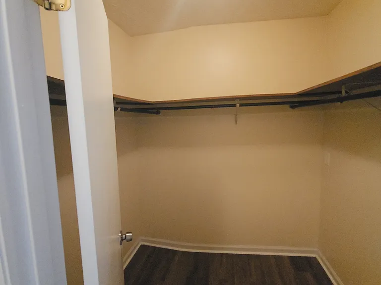 5727 Lexington Dr — Photo 39