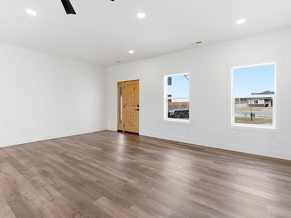 5th image of 208 Junebug Ct