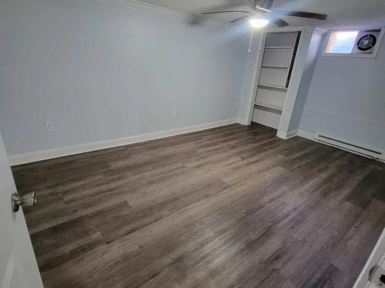 902 E Unaka Ave — Photo 8