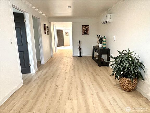 4th image of 1513 Violet Meadow Street S