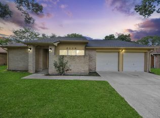 2118 Pilgrims Bend Dr, Friendswood, TX 77546