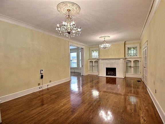 2nd image of 11 S Idlewild St