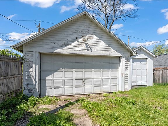 3rd image of 49 Bonesteel St