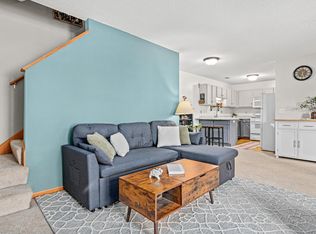 1109 Primrose Ln, Waconia, MN 55387