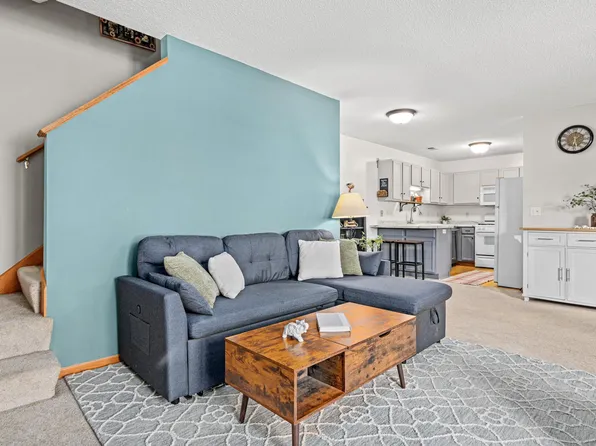 1109 Primrose Ln, Waconia, MN 55387