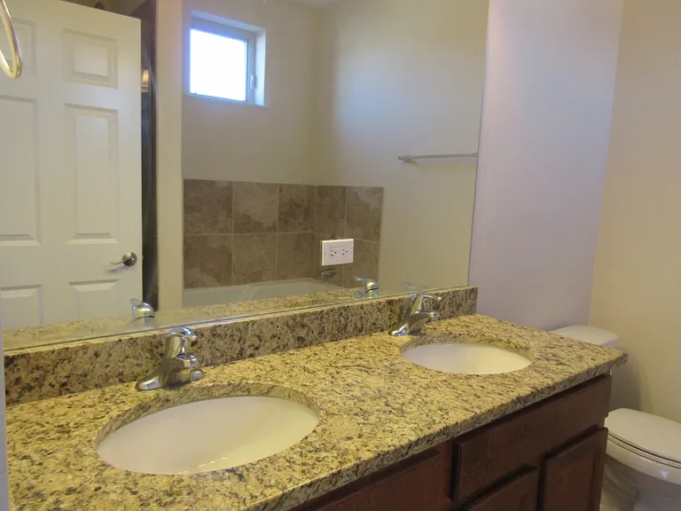 3559 N Milwaukee Ave #2B — Photo 6