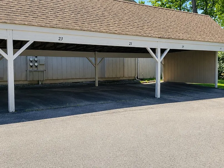 9821 Timbers Dr — Photo 20
