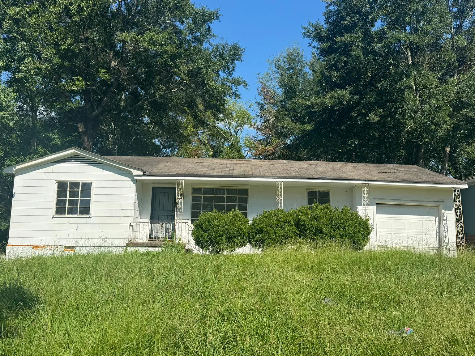 3 bed, 1136 sqft, $950 — Photo 1