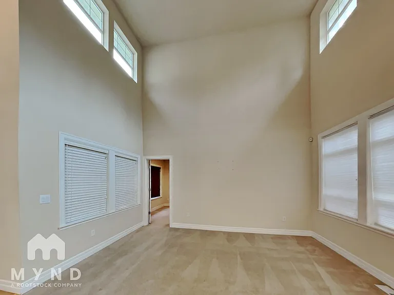 17906 NE 25th St — Photo 10