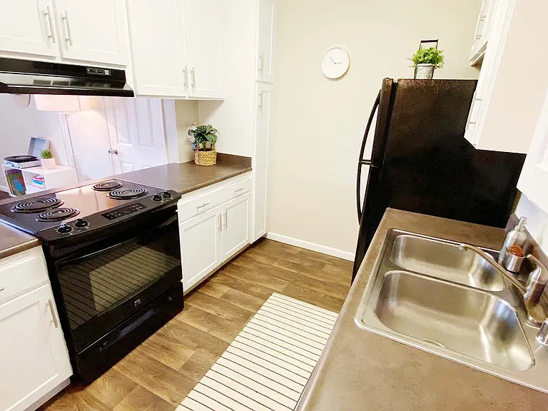 Waterleaf Apartment Homes — Photo 24