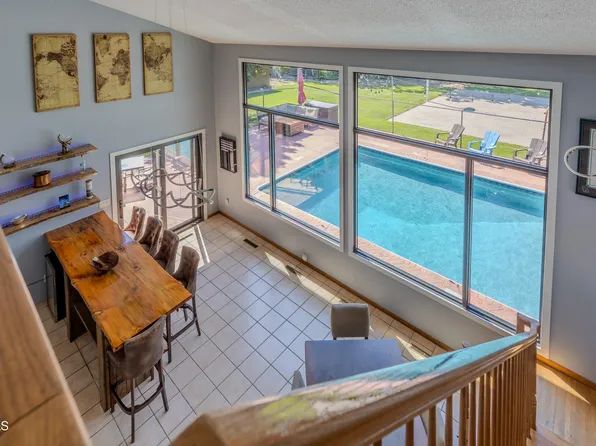 1524 Woodsman Pl, Bismarck, ND 58504