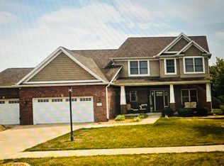 1748 Kingsbury Rd, Washington, IL 61571