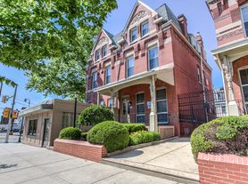 4119 Walnut St, Philadelphia, PA