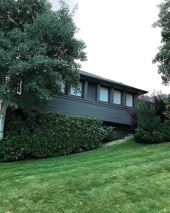 2nd image of 2240 S Belaire Dr
