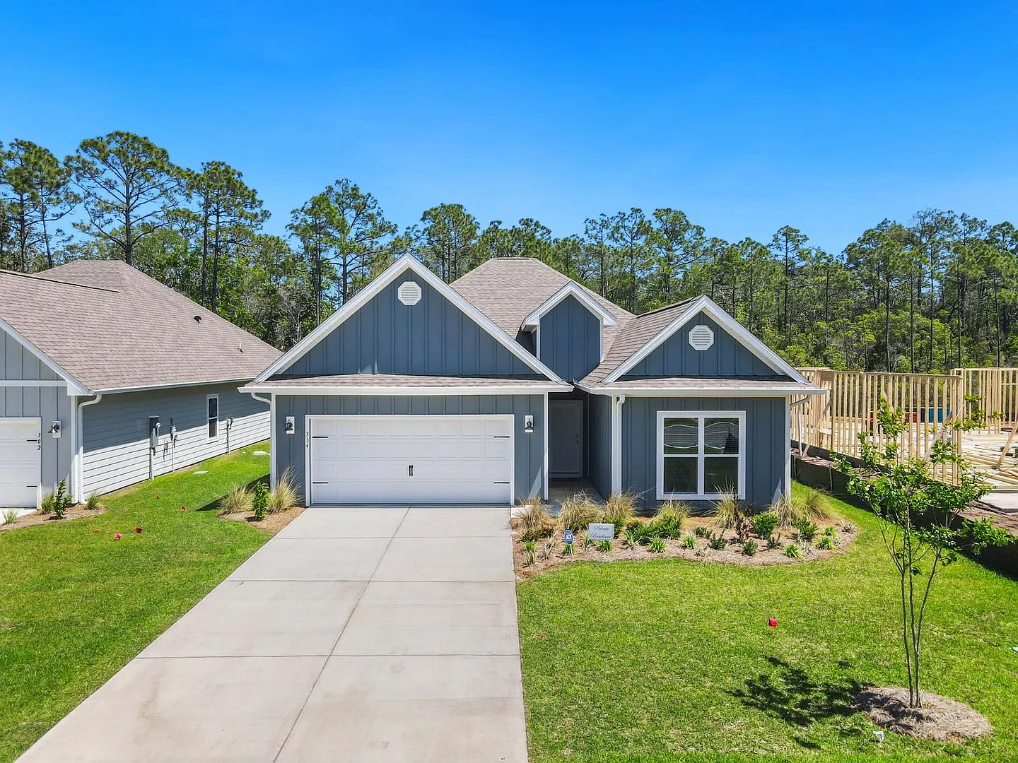 Like New 5BR 3BA Home in Port St. Joe- Just 5 mins to the beach and downtown! — Photo 1