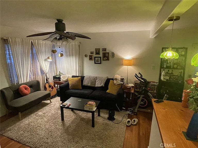 326 W Oliver St — Photo 4