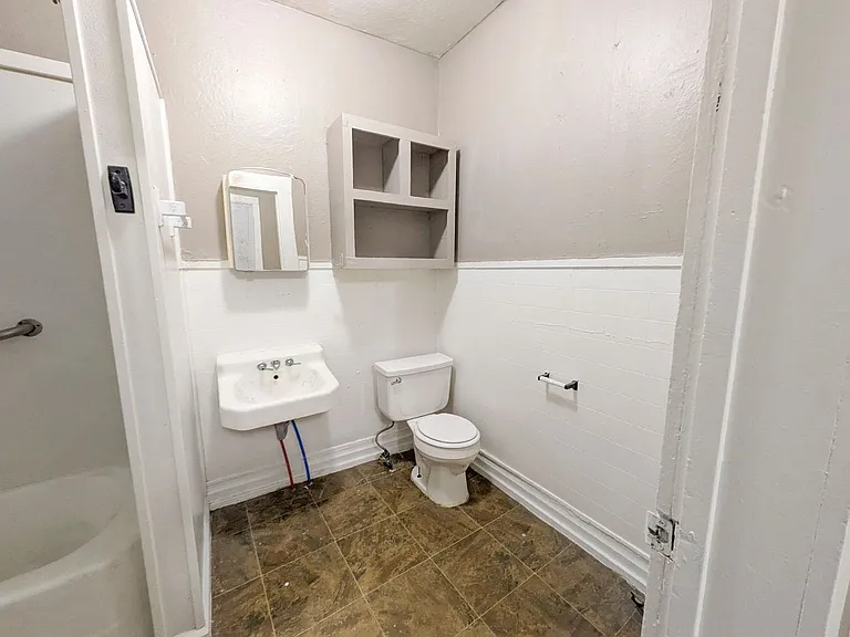 1045 Long Ave — Photo 15