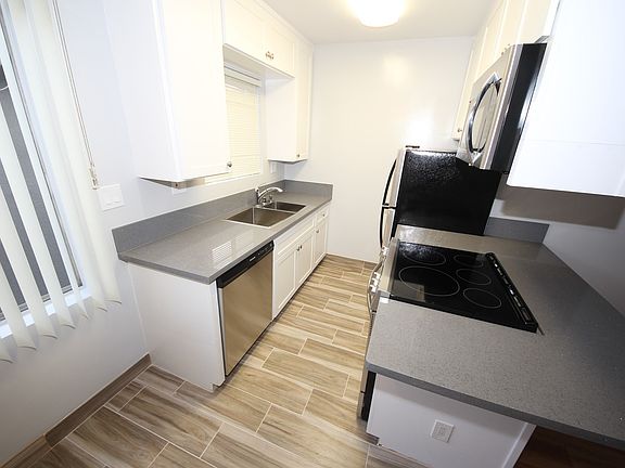 3rd image of 1721-1725-1733 Purdue Ave #203