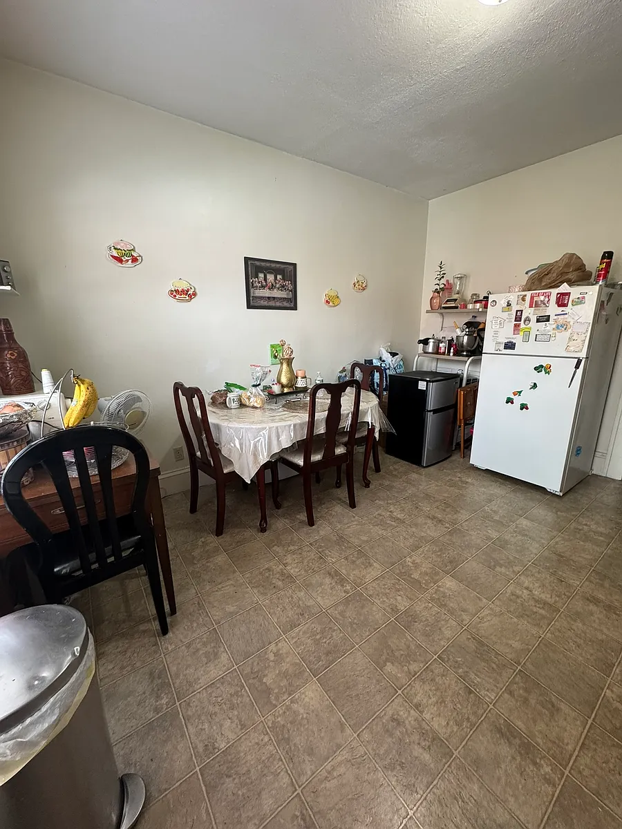 Building Photo - 329 Beech St #2RF