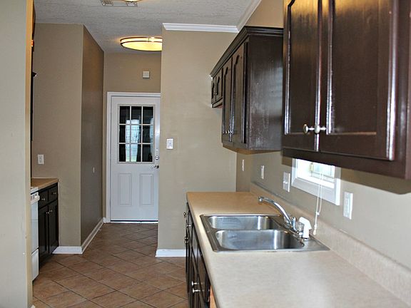 4th image of 217 Karen Dr