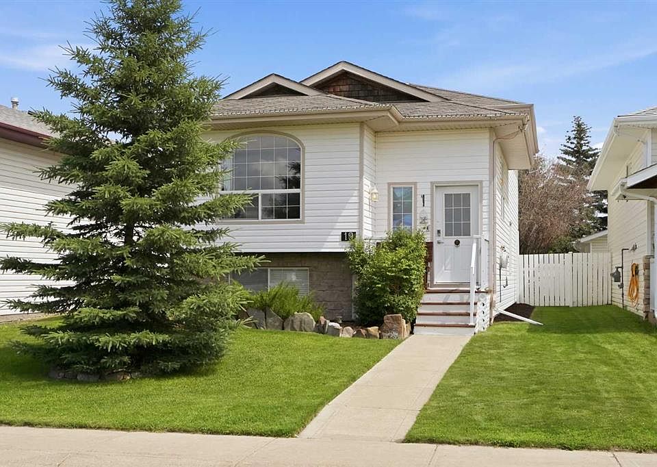 1st image of 19 W Ralston Cres