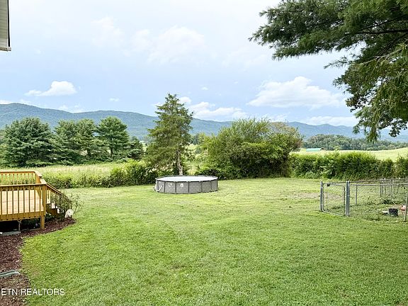 4th image of 2022 Back Valley Rd
