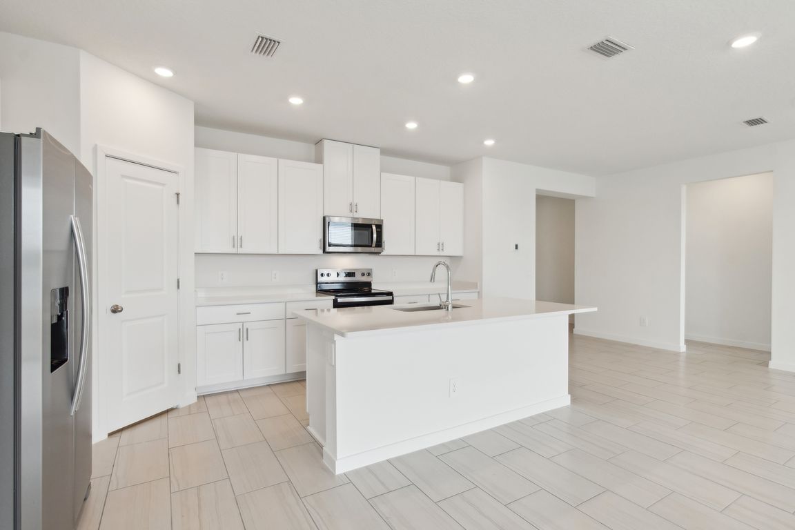 Lago Vista Dr-017.jpg