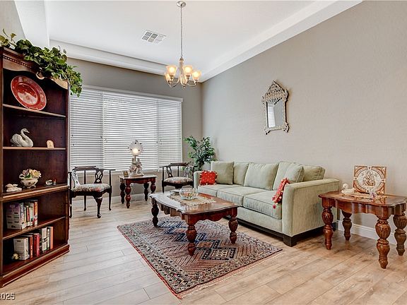 4th image of 11846 Spadari Ct